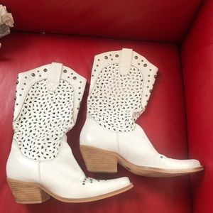 7,5 Real leather white convoy boots !